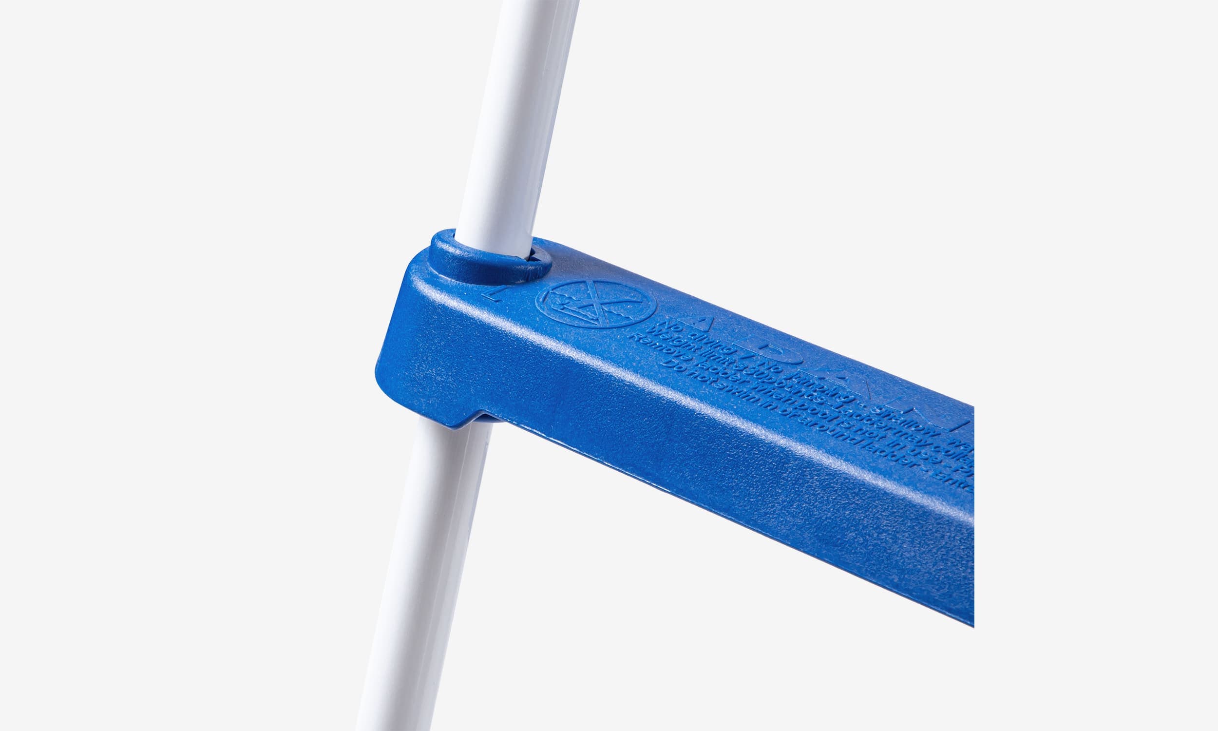  Funsicle 52" SureStep Ladder close up view